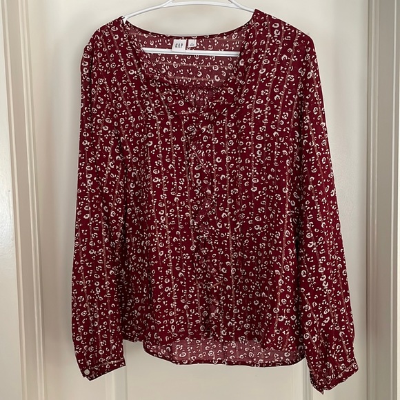 Burgundy Gap Top - Picture 2 of 10